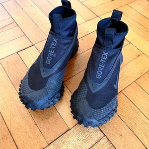 Nike ACG Mountain Fly Gore-Tex in Black M6.5/EUR39